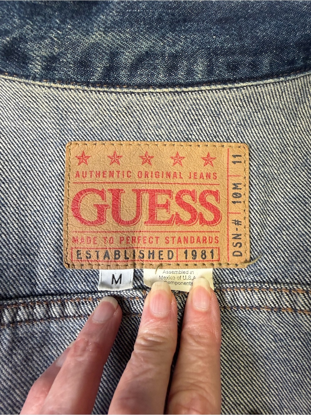 Y2K FITTED Guess Blue Classic Denim Jacket- M - Picture 12 of 15